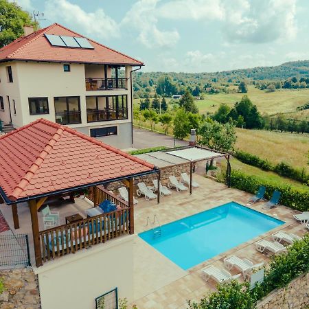 Jankovi Dvori Hotel Rakovica Eksteriør billede