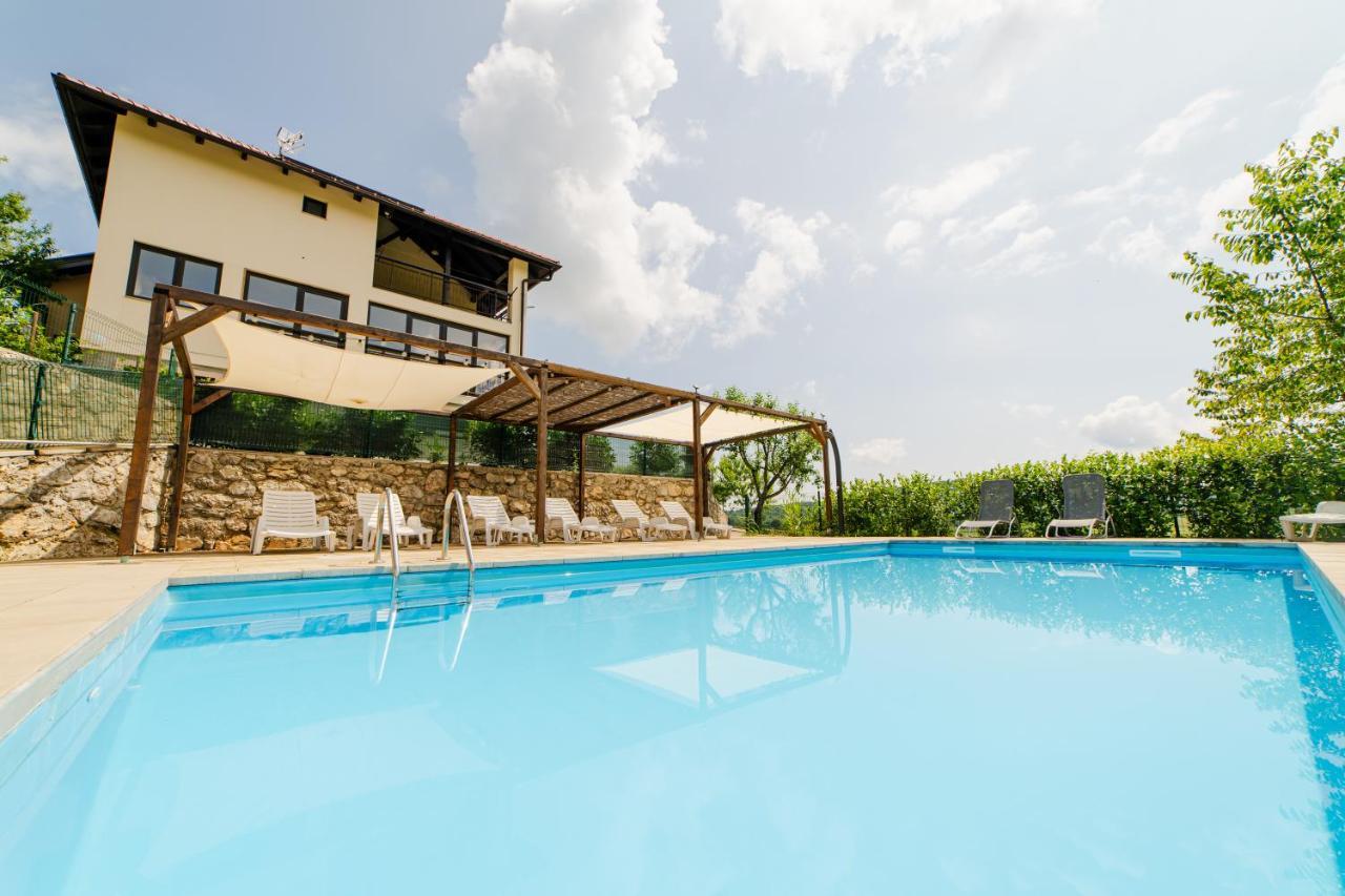 Jankovi Dvori Hotel Rakovica Eksteriør billede