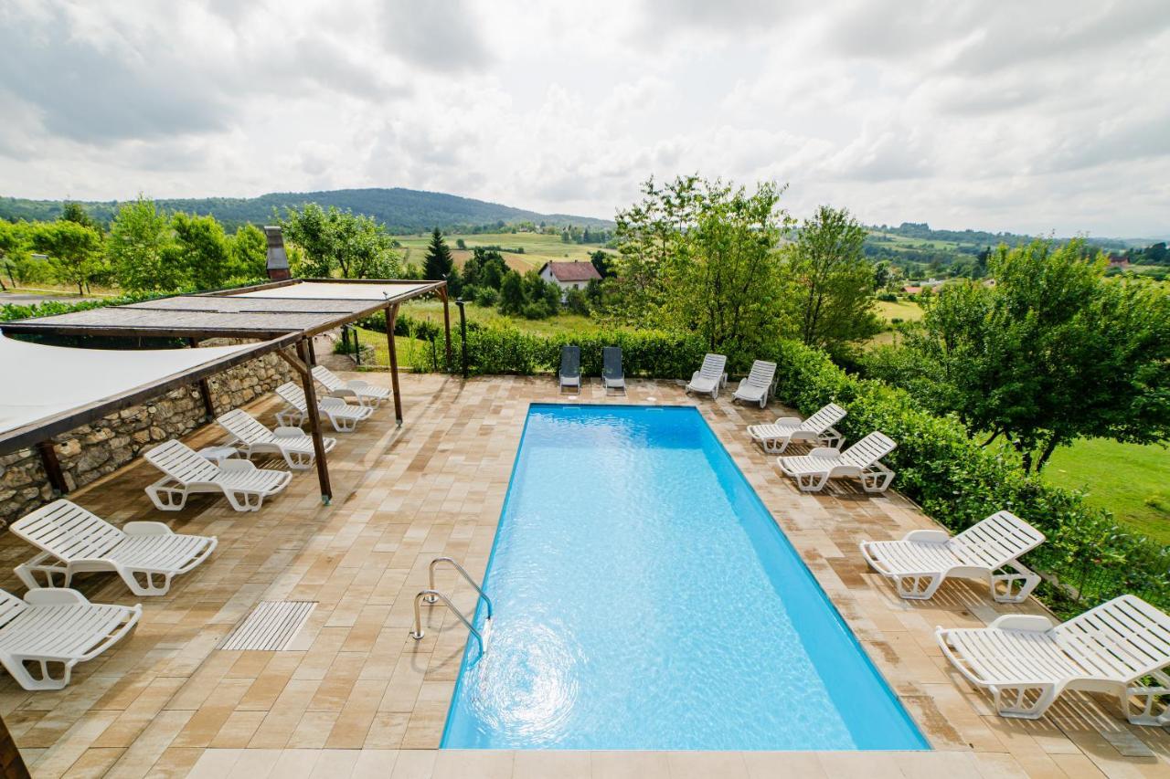 Jankovi Dvori Hotel Rakovica Eksteriør billede