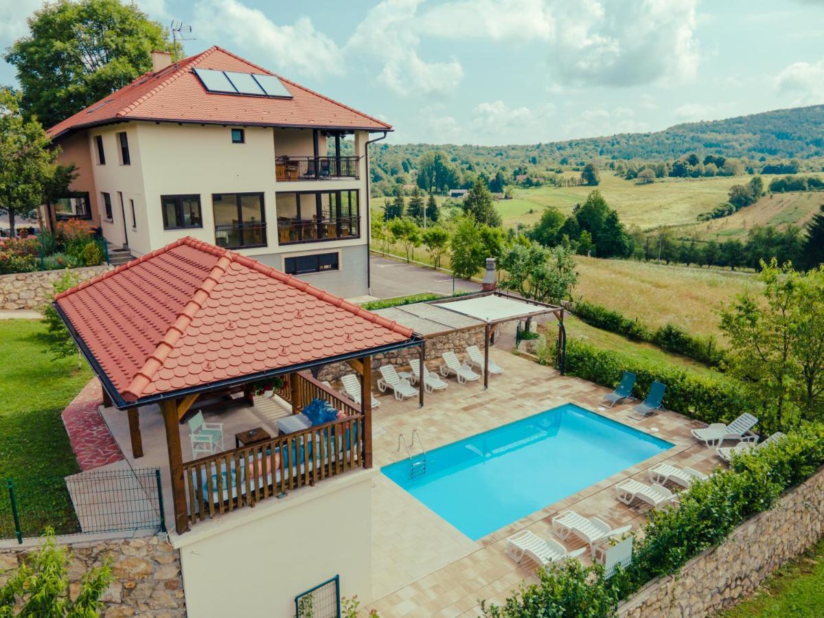 Jankovi Dvori Hotel Rakovica Eksteriør billede