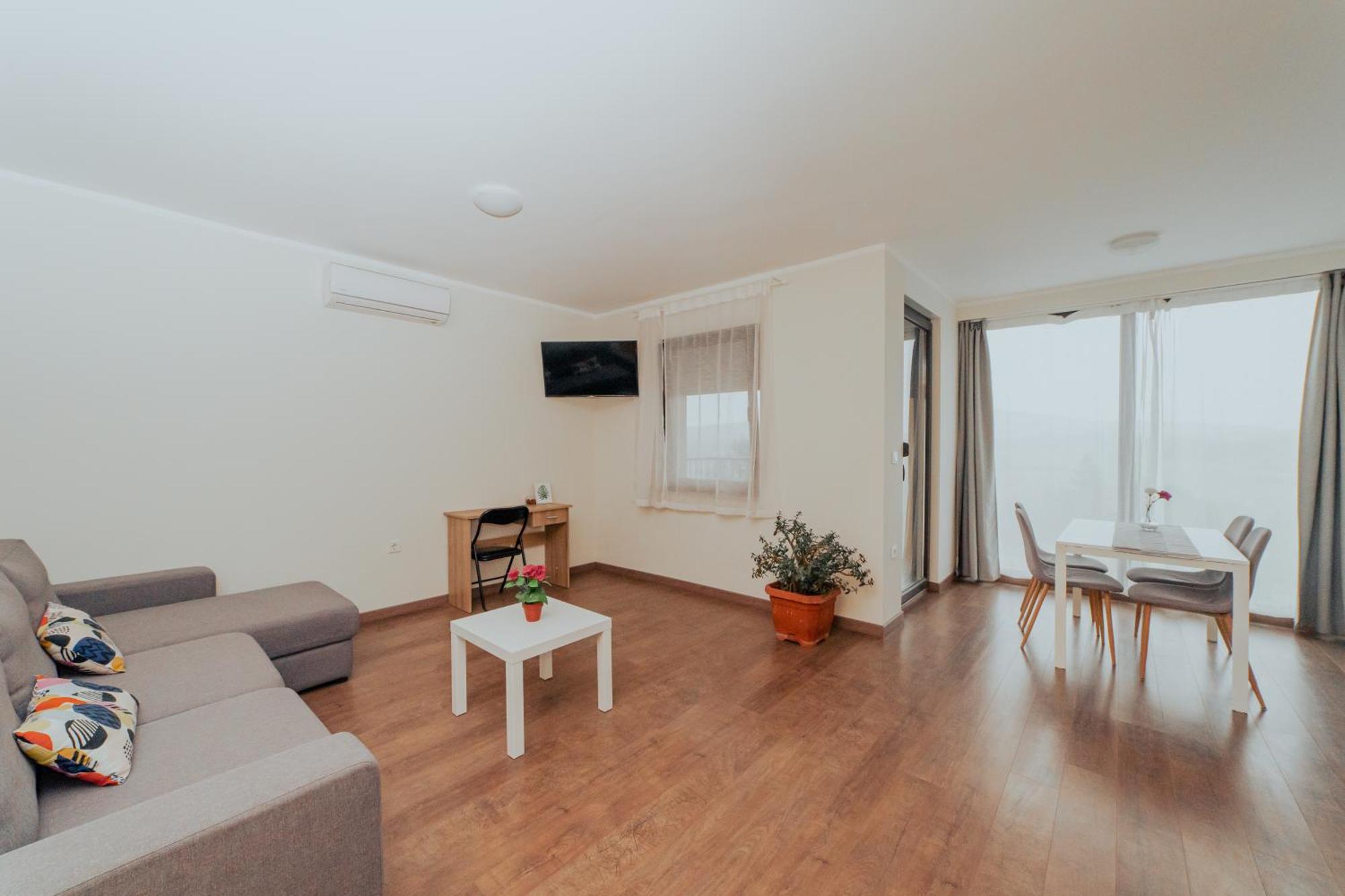 Jankovi Dvori Hotel Rakovica Eksteriør billede