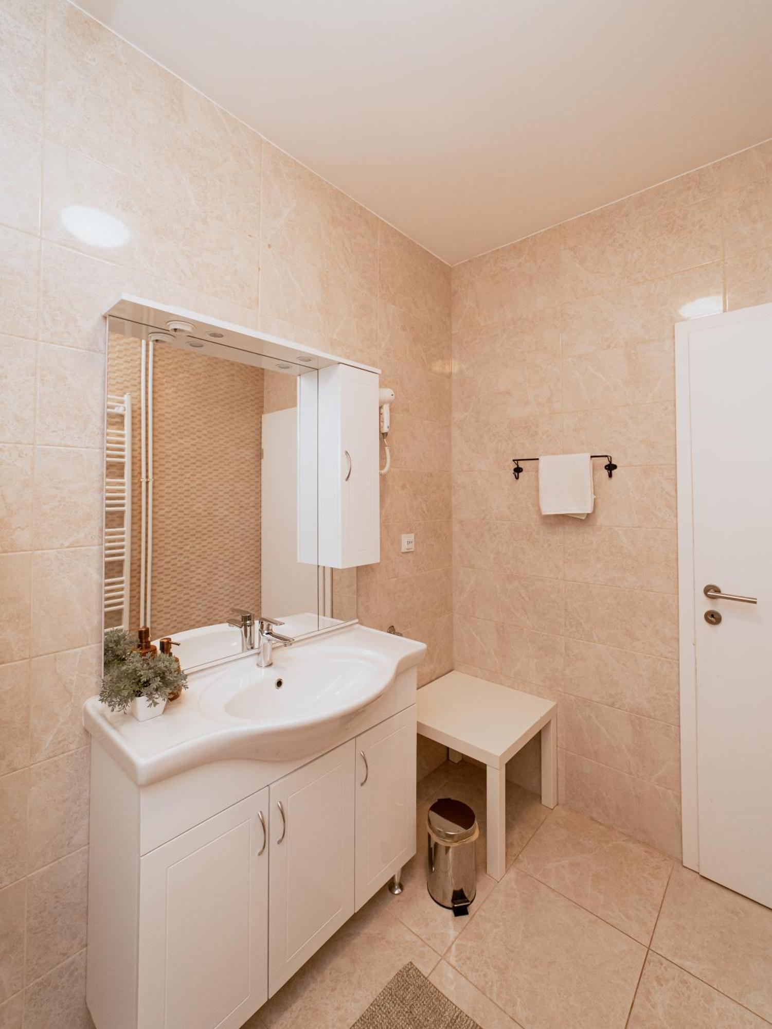 Jankovi Dvori Hotel Rakovica Eksteriør billede